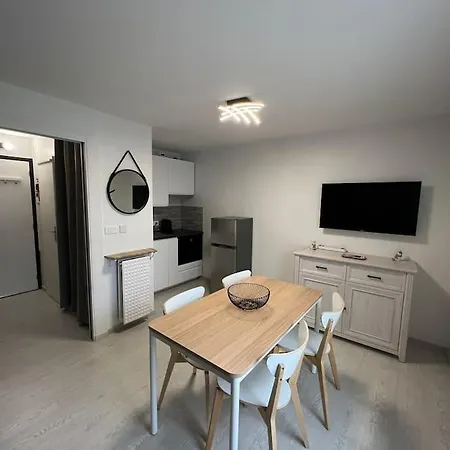 4 Pers, Pied Des Pistes, Wifi, Netflix, Lave-vaisselle شقة